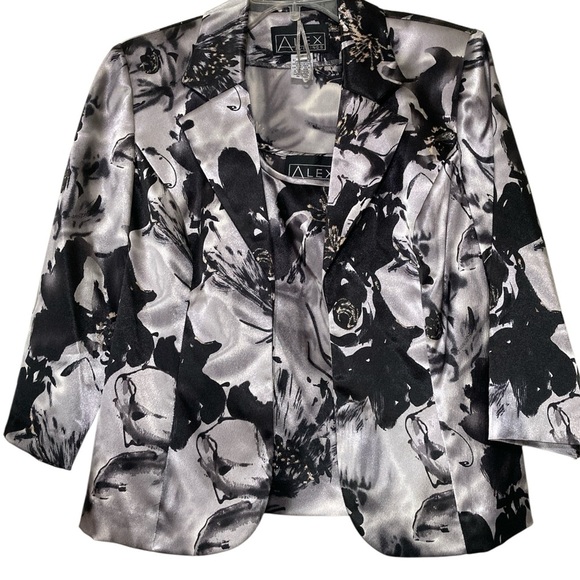 Alex Evenings Women's Black and Gray Floral Jacket with matching tank - Picture 1 of 10